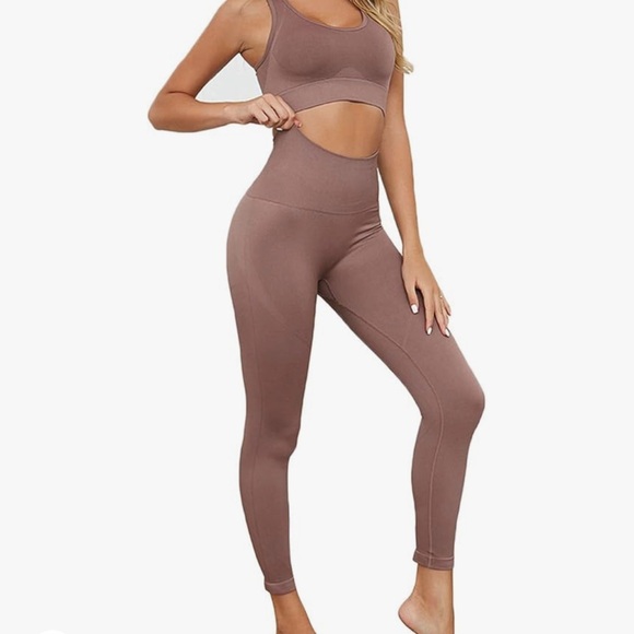 Other - Purple yoga workout set high waist leggings sports bra compression